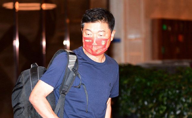 园田宏（野田洋次郎 饰）从小就胡想成为一位画家，但是，残暴的实际撞碎了他的艺术胡想，从美年夜结业以后，园田成了一位玻璃洁净工。让园田加倍难熬的是，曾和本身一路为了胡想而奋斗的前女友现在已成了小着名气的画家，还举行了小我展览。一天，园田突然晕倒，不肯意将本身生病的工作告知家人的他奉求偶尔相逢的女高中生真衣（杉咲花 饰）假扮成他的mm，陪他往病院做查抄。让园田没有想到的是，他得的是胃癌晚期，生命只剩下三个月摆布了。在真衣的陪同和鼓动勉励之下，原本筹算全盘抛却的园田决议进院接管医治。